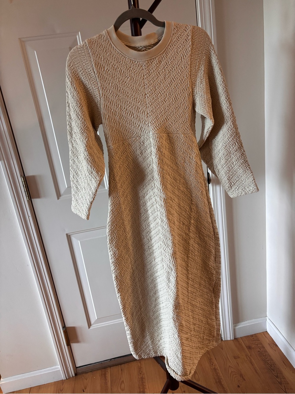 free people cream dress | Dresses | Free People Textured Midi Indulge in the sweet waist:42 White dress effortless summer style Buy Hobbs Green Dormer
